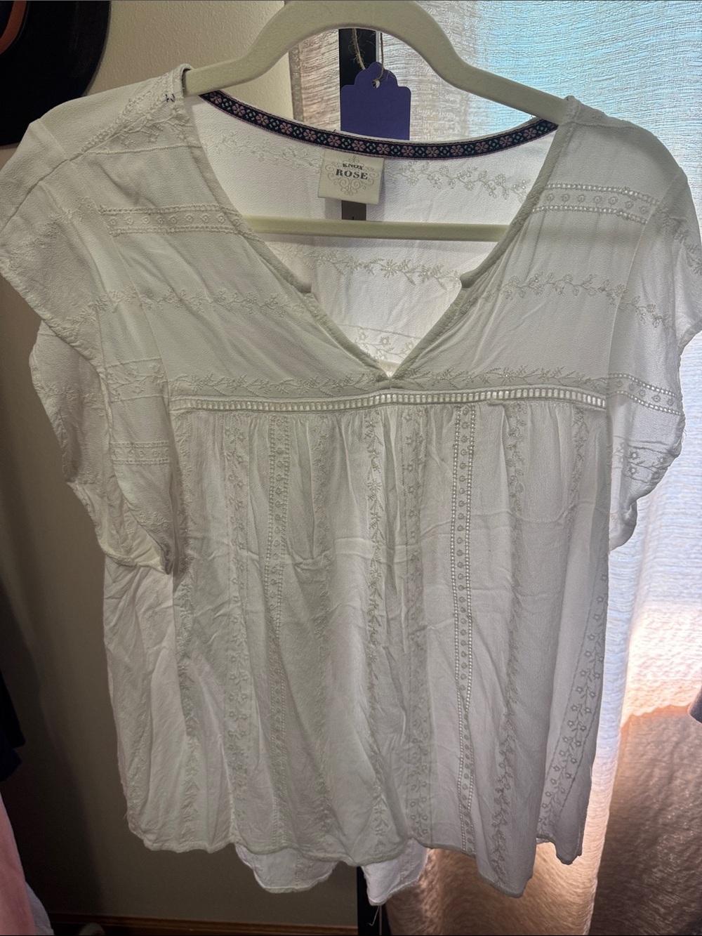 Knox Rose White Embroidered Short Sleeve V-Neck Top